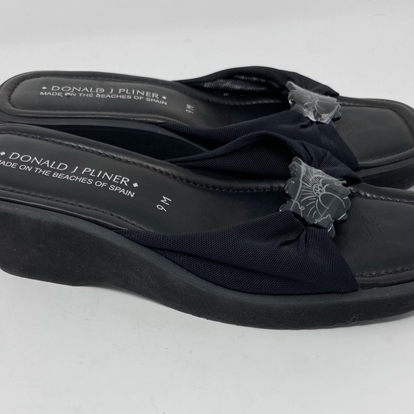 NWOB Donald J Pliner Black Stretch Wedge Sandals. Floral Center. Sz 9 - Picture 5 of 8